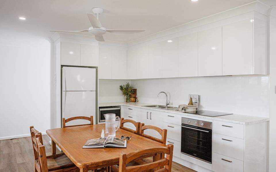 15 HONEYSUCKLE STREET, BROOMS HEAD