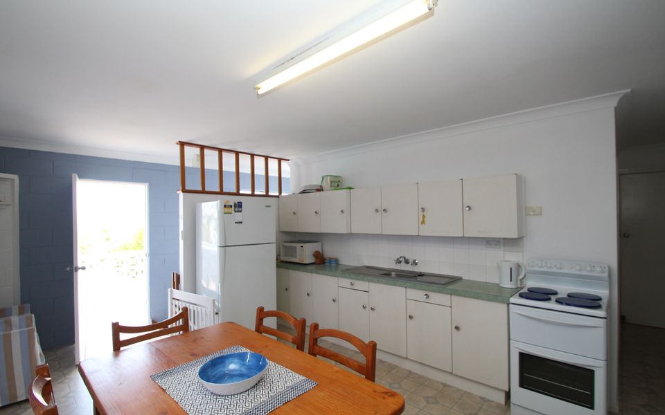 15 HONEYSUCKLE STREET, BROOMS HEAD