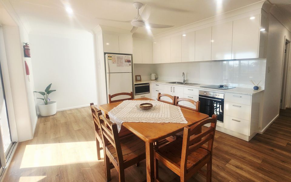 15 HONEYSUCKLE STREET, BROOMS HEAD