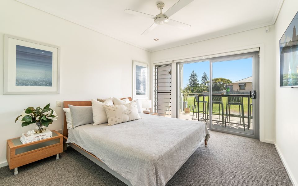 PILOTAGE 3 | Ocean and Lighthouse views