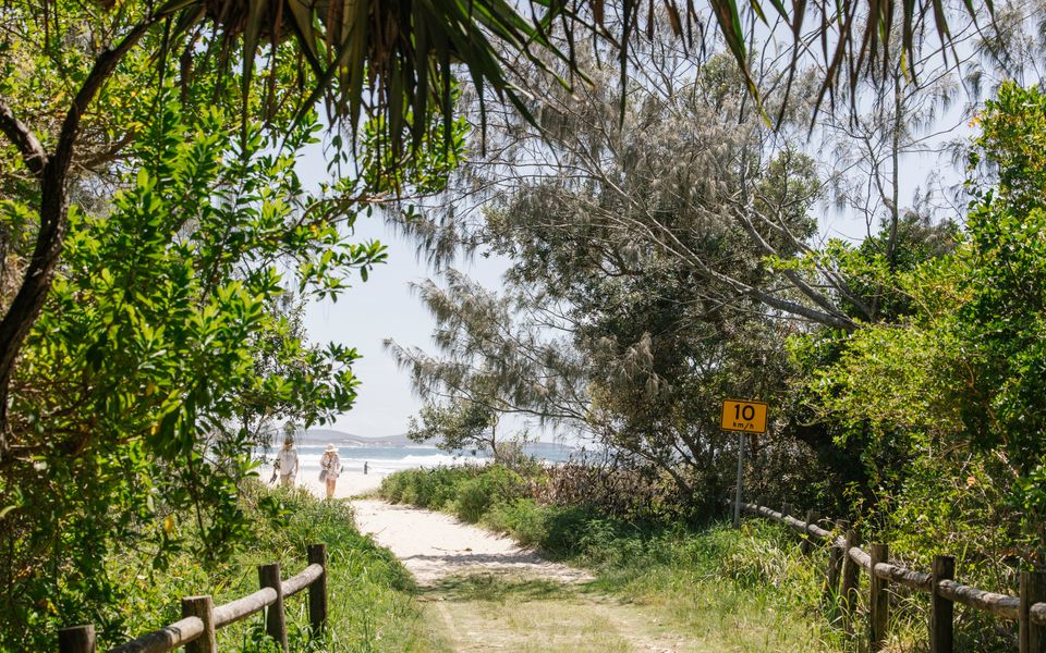 17 HONEYSUCKLE STREET, BROOMS HEAD