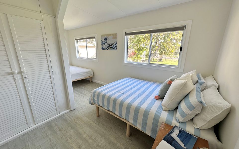 17 HONEYSUCKLE STREET, BROOMS HEAD