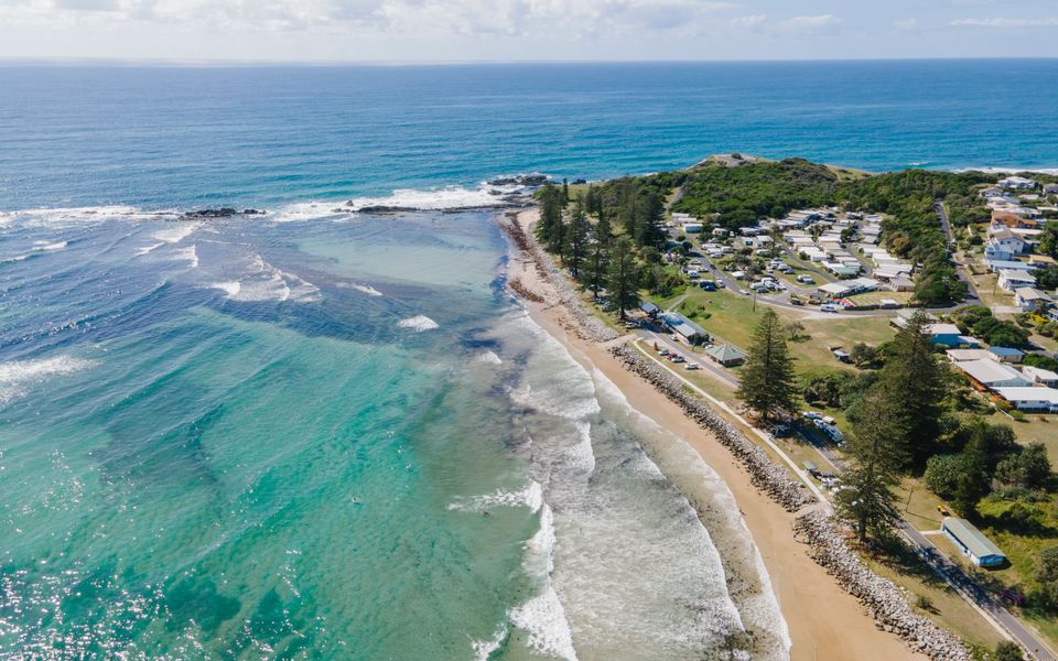 17 HONEYSUCKLE STREET, BROOMS HEAD