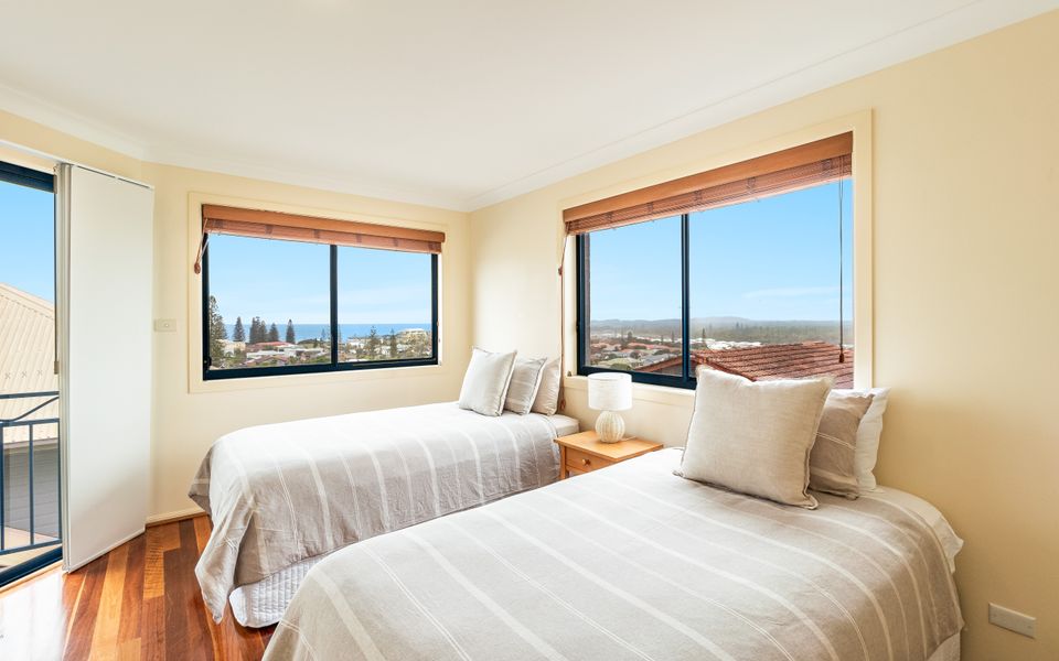 CORONA DEL MAR | Crown of the Sea