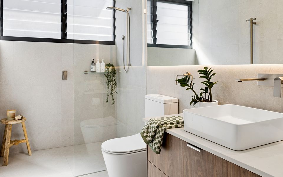 VILLA VERDA – Luxe Yamba Escape with Plunge Pool & Private Sauna | Holiday Yamba