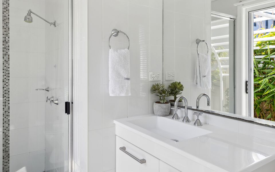 THE WHITE LOTUS | Sought after Beachside location with pool