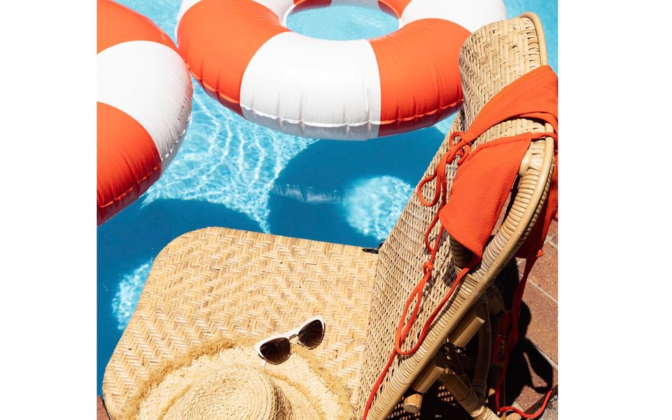 THE WHITE LOTUS | Sought after Beachside location with pool