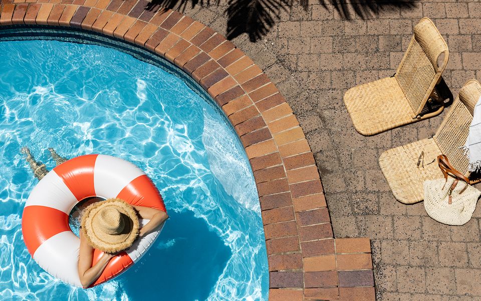 THE WHITE LOTUS | Sought after Beachside location with pool