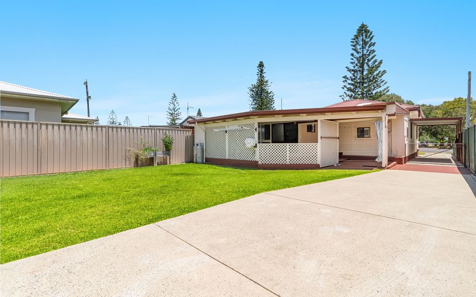 ROSIE’S COTTAGE | In Town and Pet Friendly