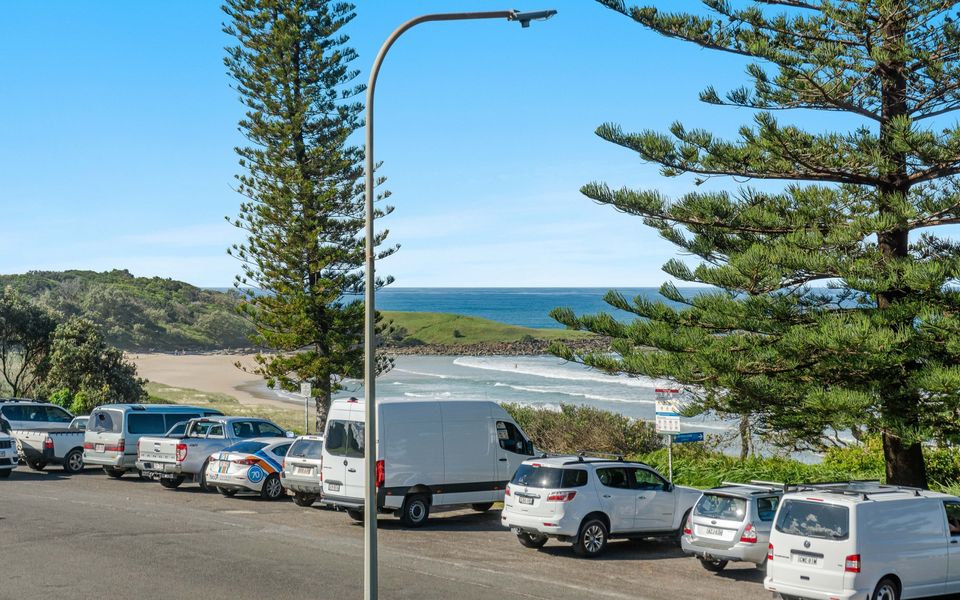 LA RONDE 4 – Hear the Waves of Pippi Beach | Holiday Yamba