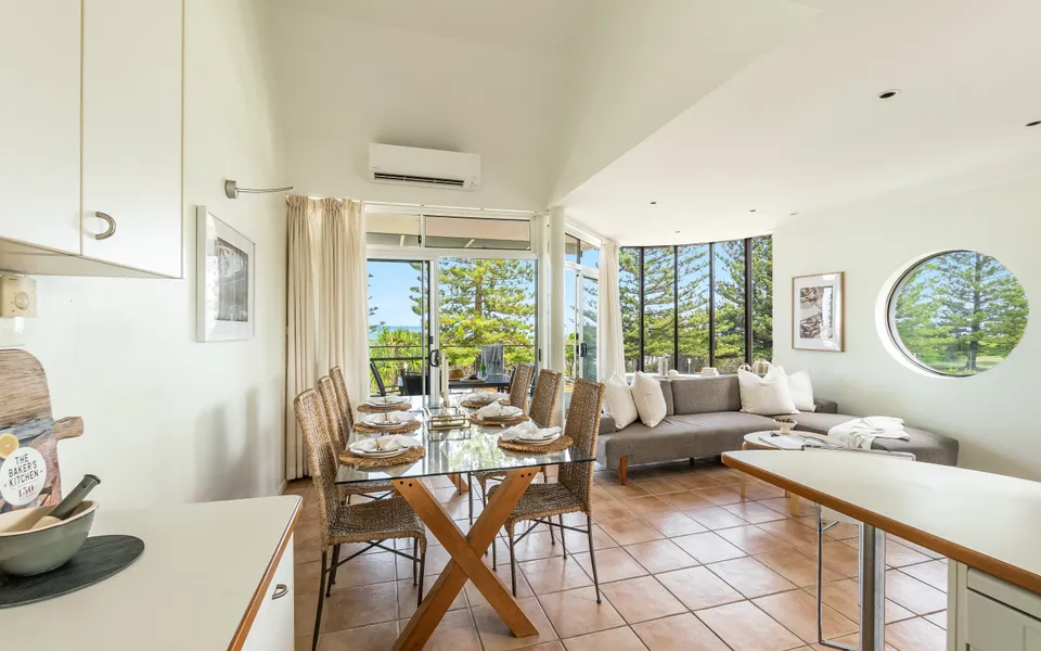 LA RONDE 4 – Hear the Waves of Pippi Beach | Holiday Yamba