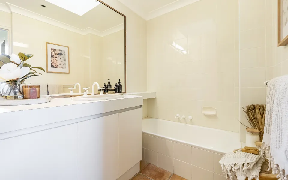 LA RONDE 4 – Hear the Waves of Pippi Beach | Holiday Yamba