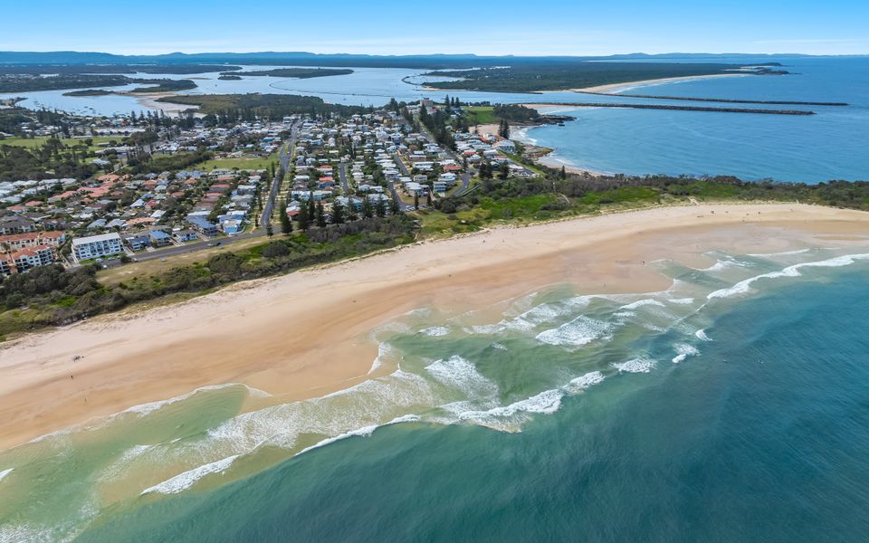 LA RONDE 4 – Hear the Waves of Pippi Beach | Holiday Yamba