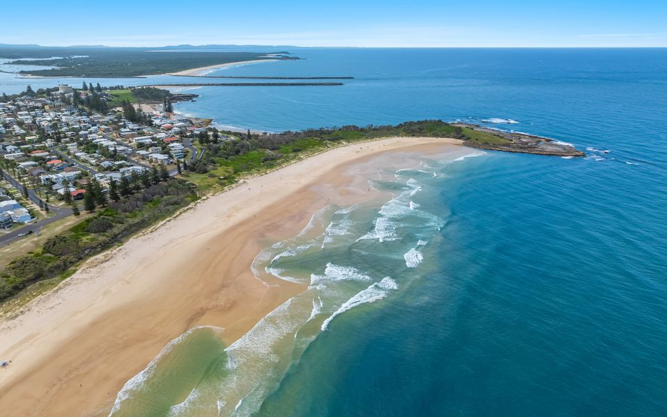 LA RONDE 4 – Hear the Waves of Pippi Beach | Holiday Yamba