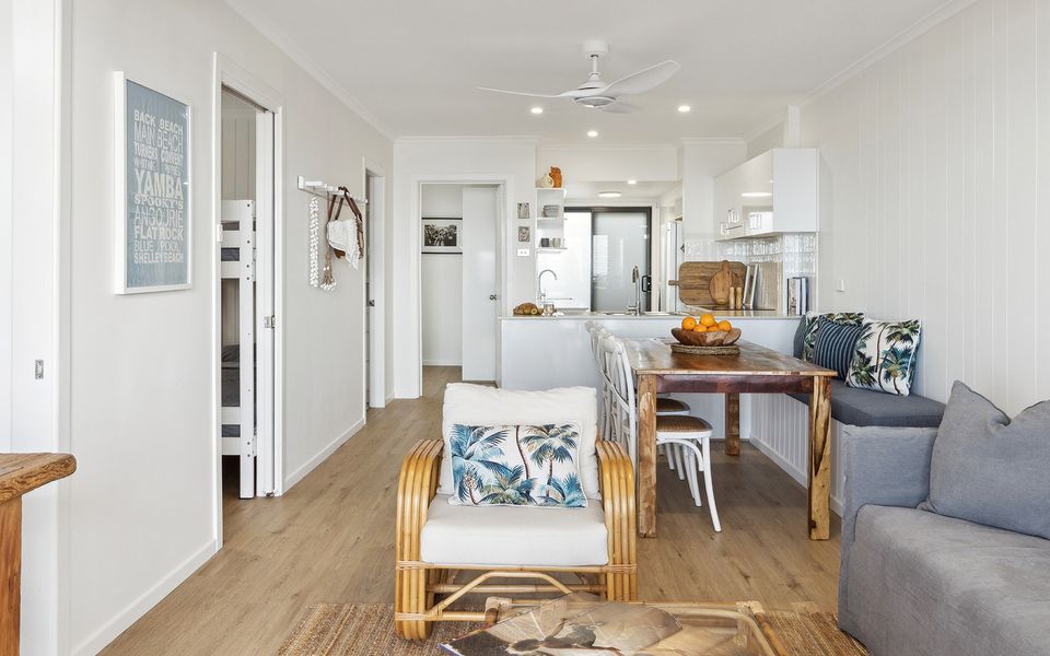 LITTLE PALMS | Sleep by the whisper of the waves