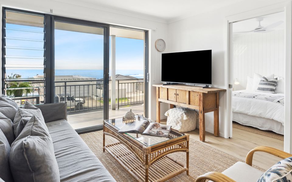 LITTLE PALMS | Sleep by the whisper of the waves