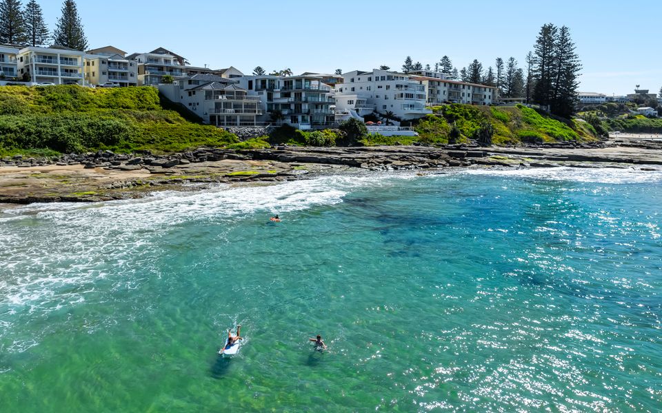 LITTLE PALMS | Sleep by the whisper of the waves