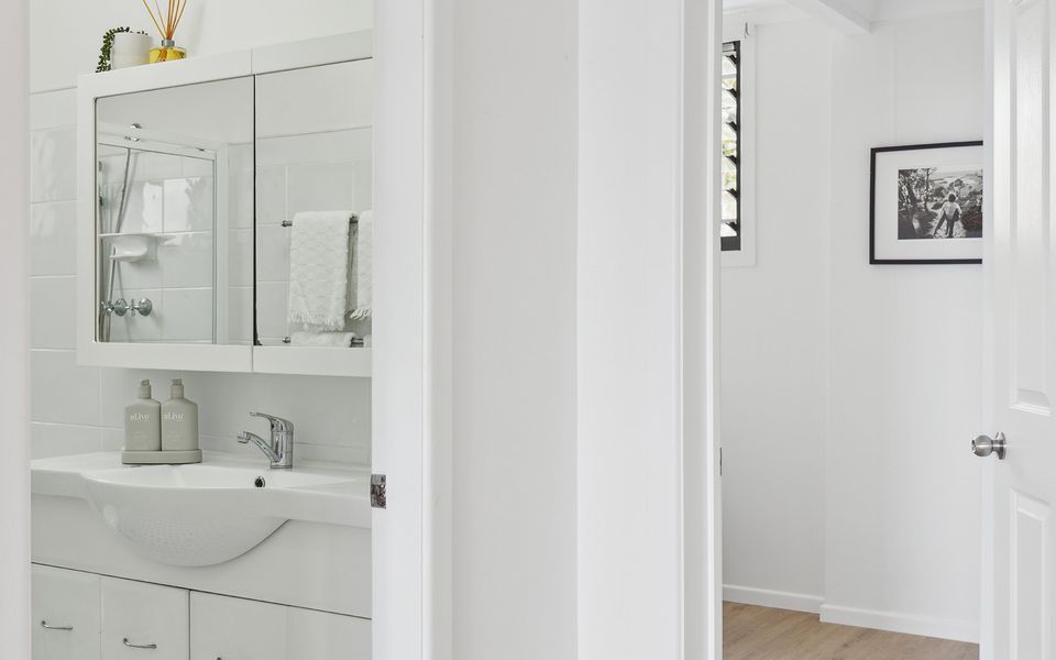 LITTLE PALMS | Sleep by the whisper of the waves