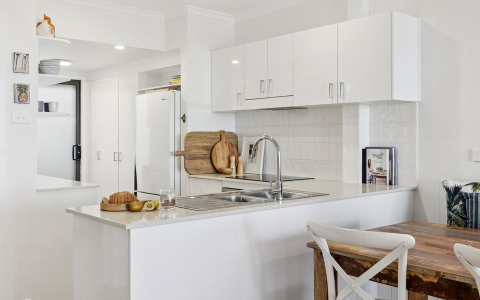 LITTLE PALMS | Sleep by the whisper of the waves