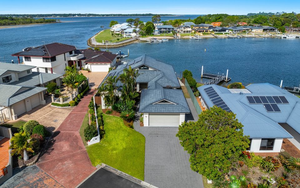 OCEAN STARR – Glorious Views of the Clarence | Holiday Yamba