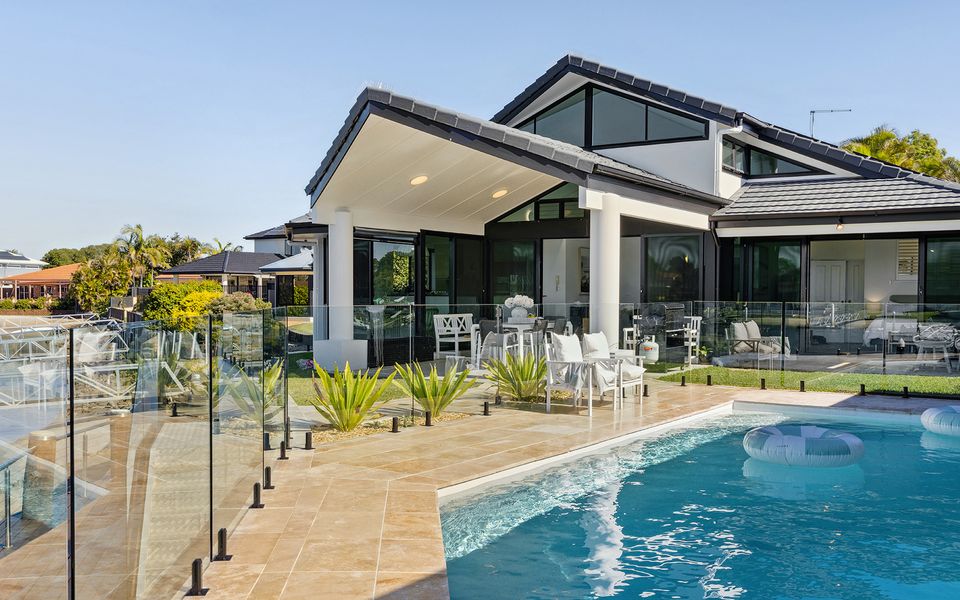 OCEAN STARR – Glorious Views of the Clarence | Holiday Yamba