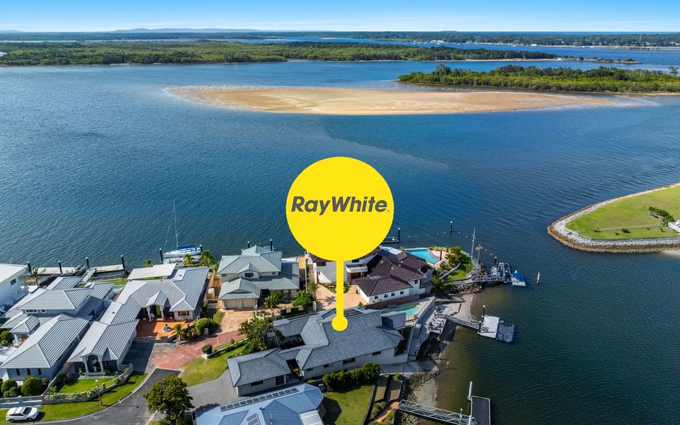 OCEAN STARR – Glorious Views of the Clarence | Holiday Yamba