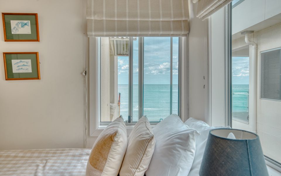 BOOROLONG 2 | Beachfront Bliss