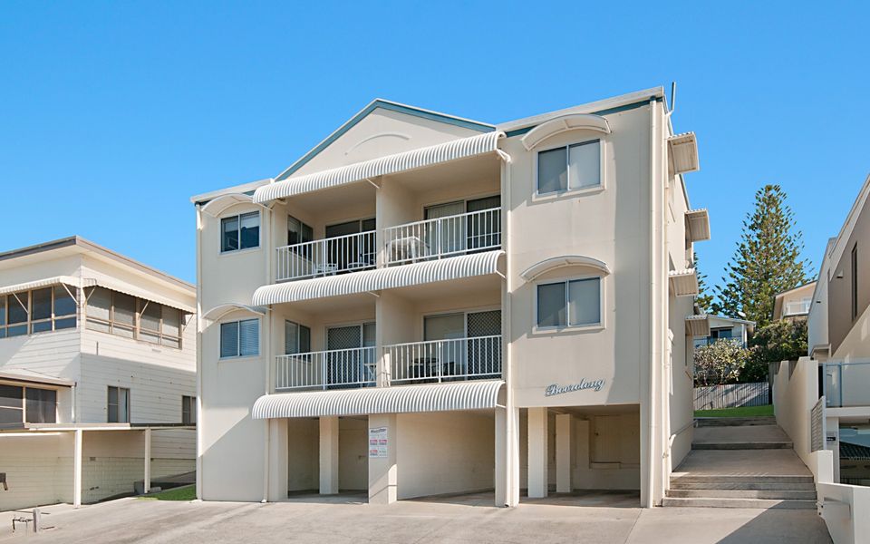 BOOROLONG 2 | Beachfront Bliss