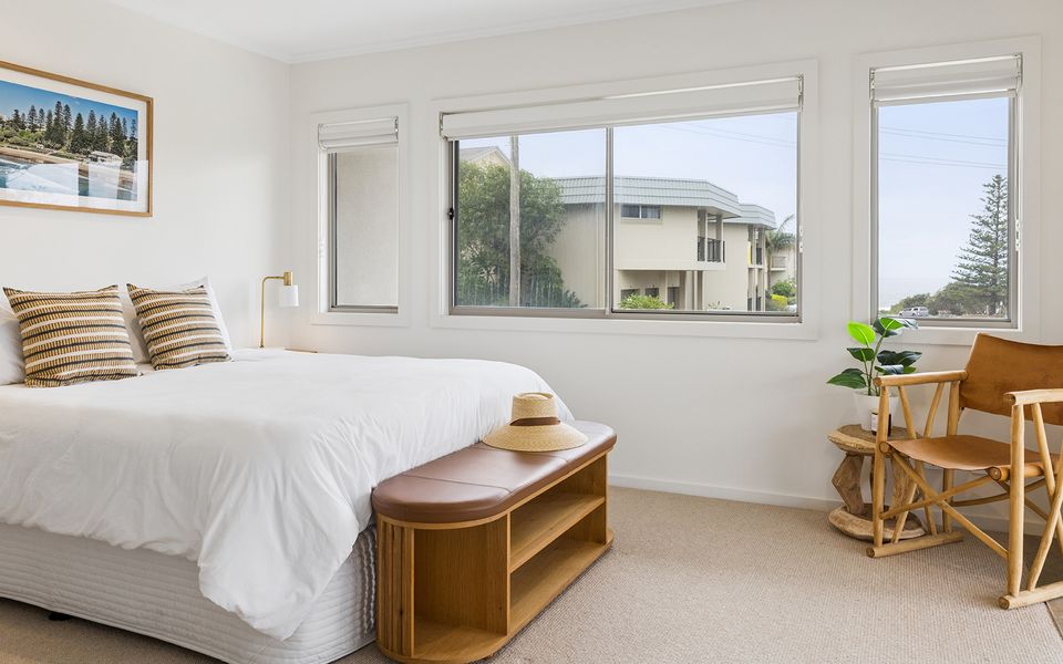 TUSK – Beachside Entertainer