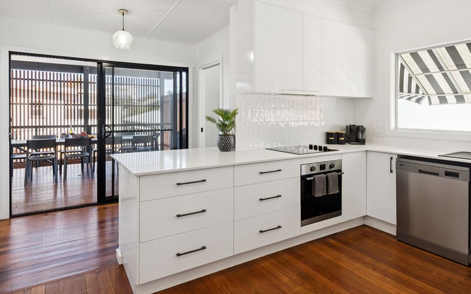 ZEPHYR | Modern Coastal Beach Shack