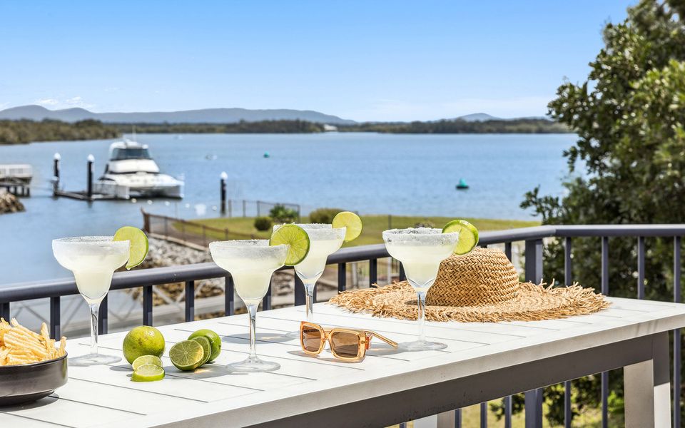 PANDANUS – Spacious Waterfront Escape | Holiday Yamba