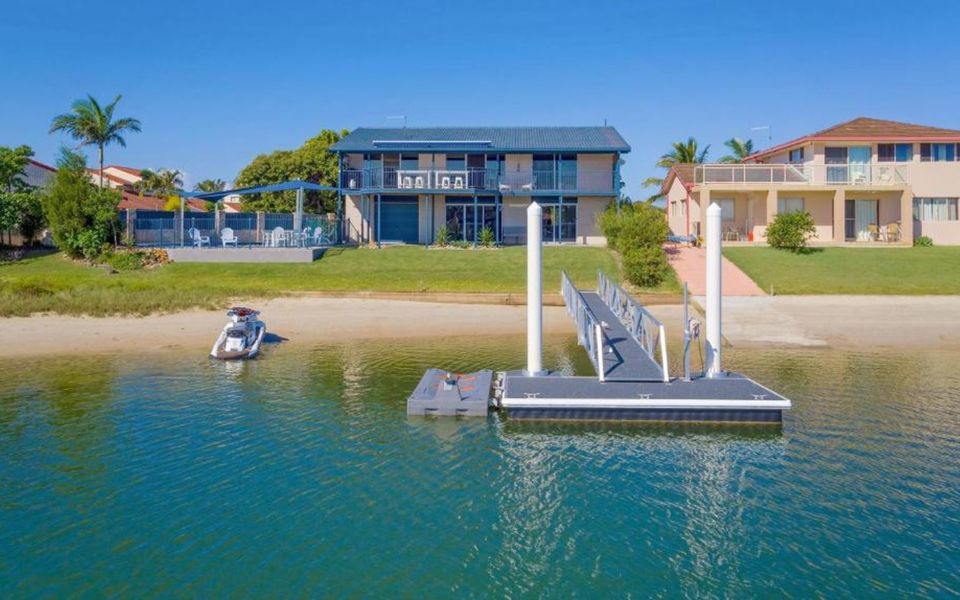 PANDANUS – Spacious Waterfront Escape | Holiday Yamba