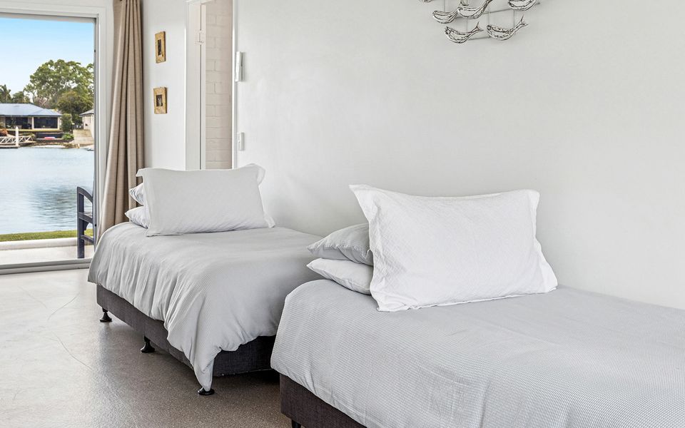 PANDANUS – Spacious Waterfront Escape | Holiday Yamba