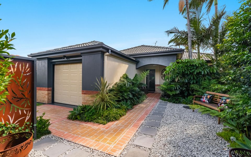 BEACHSIDE 24 | Pet Friendly Holiday Home