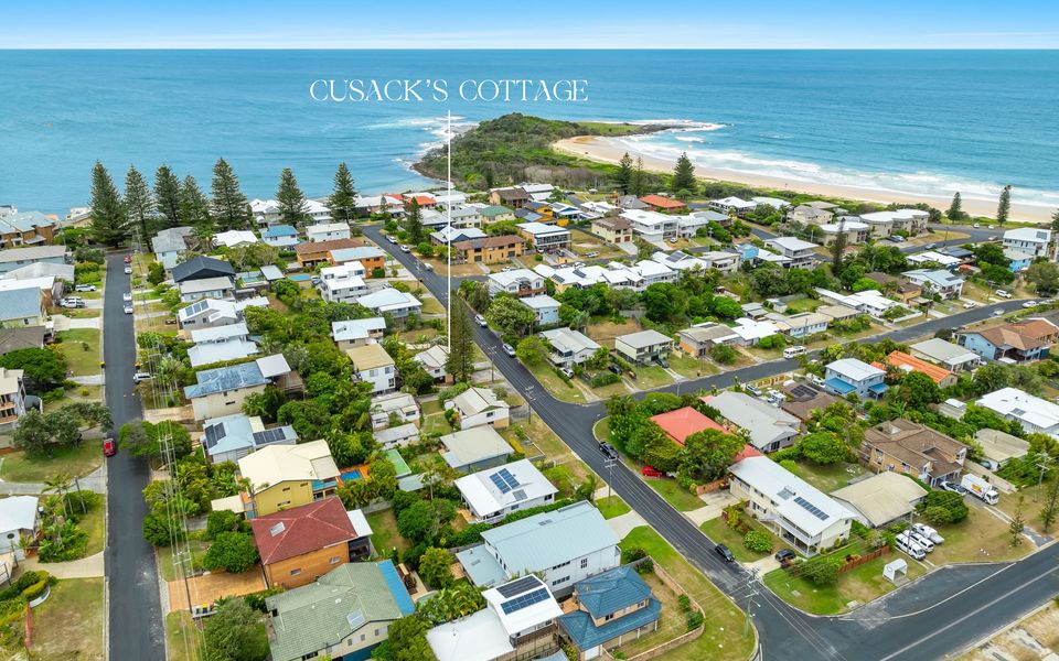 CUSACKS COTTAGE – Coastal Charm with Artistic Soul | Holiday Yamba