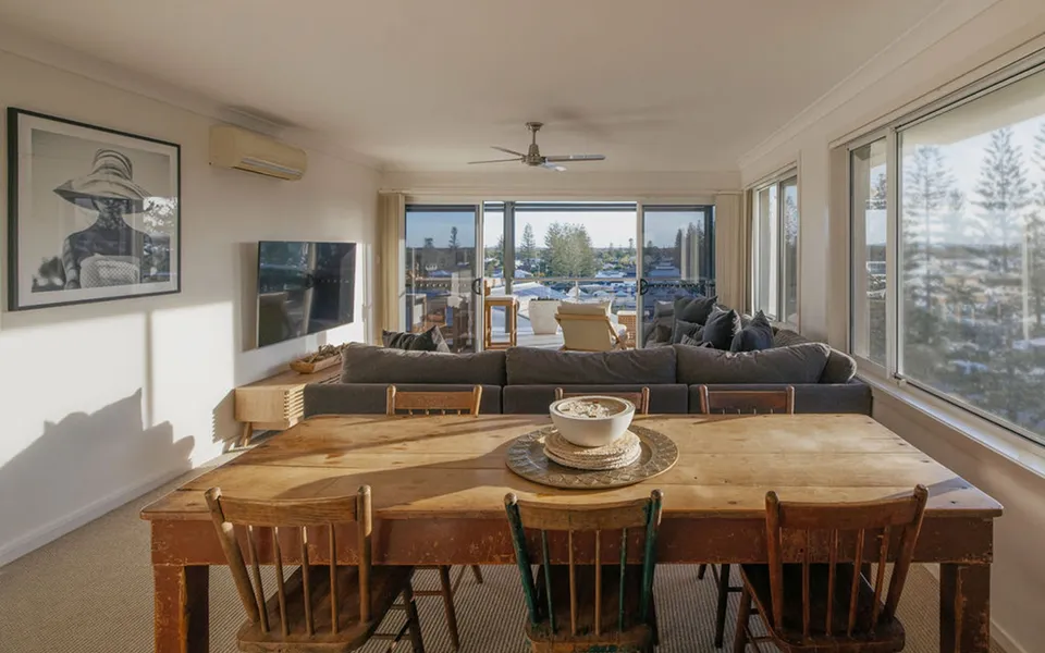 SUNNY’S 2 – Front Row Seats to Sunset | Holiday Yamba