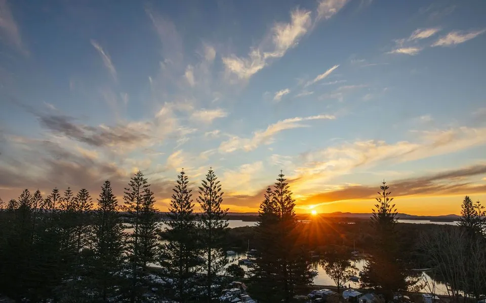 SUNNY’S 2 – Front Row Seats to Sunset | Holiday Yamba