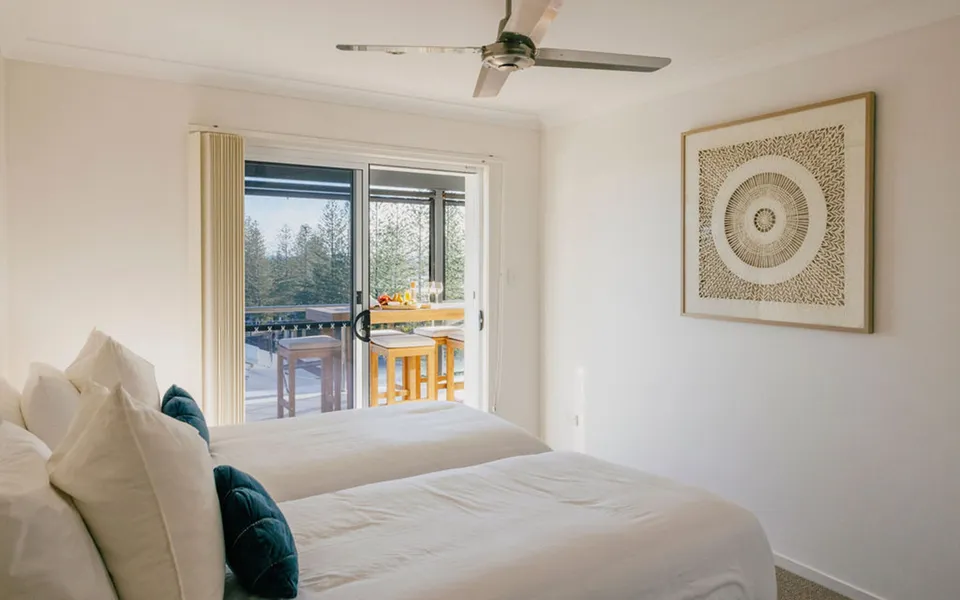 SUNNY’S 2 – Front Row Seats to Sunset | Holiday Yamba