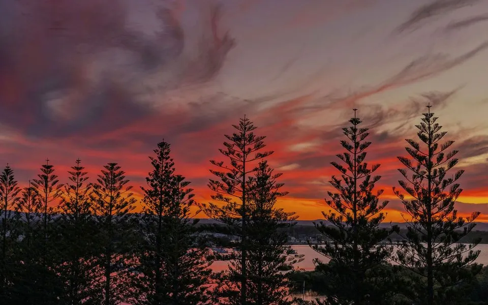 SUNNY’S 2 – Front Row Seats to Sunset | Holiday Yamba