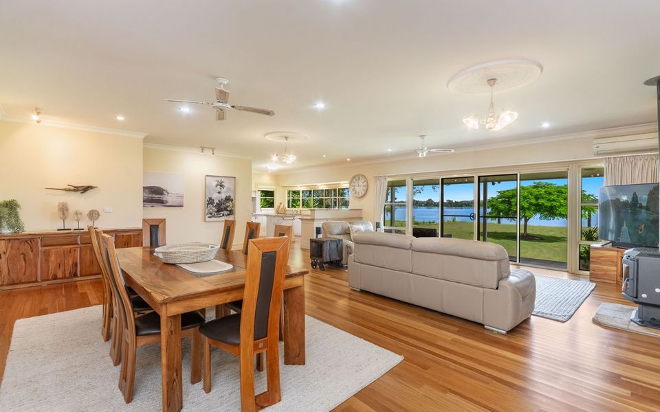 ISLAND GETAWAY | Waterfront near Yamba