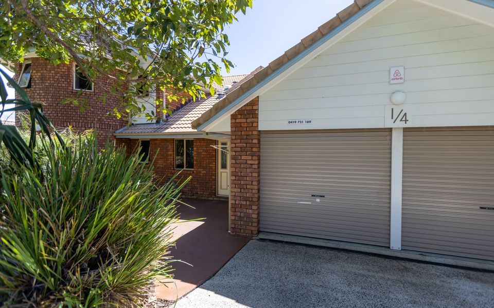 ANGOURIE BAY VILLA – UNIT 1 | Coastal Escape At Angourie