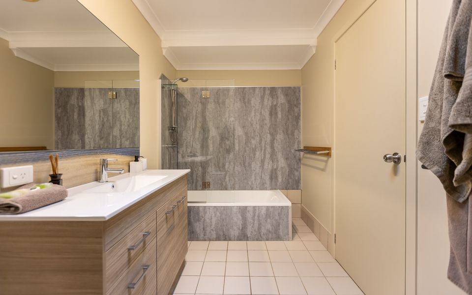 ANGOURIE BAY VILLA – UNIT 1 | Coastal Escape At Angourie