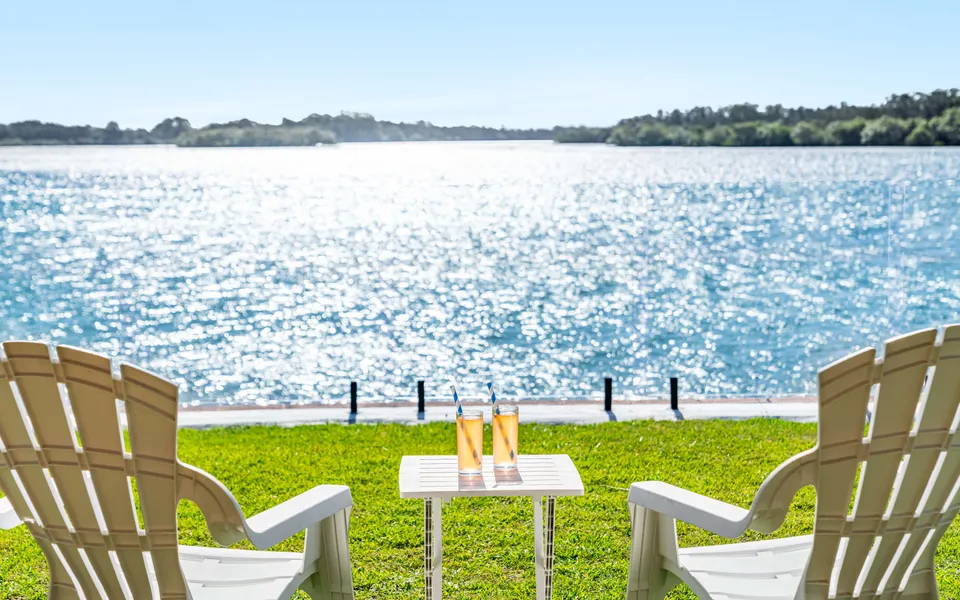 DOLPHIN VIEW | Elegant Waterfront Haven