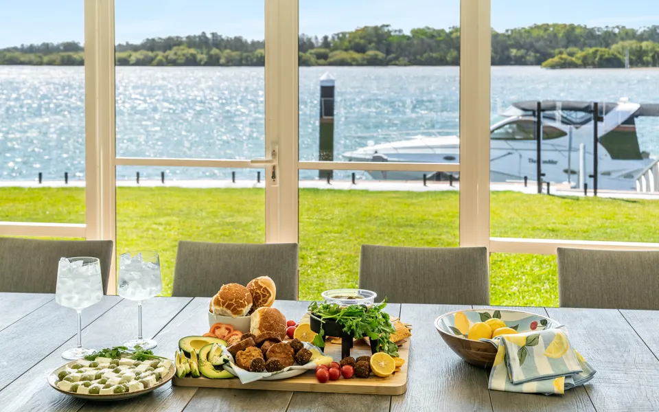 DOLPHIN VIEW | Elegant Waterfront Haven