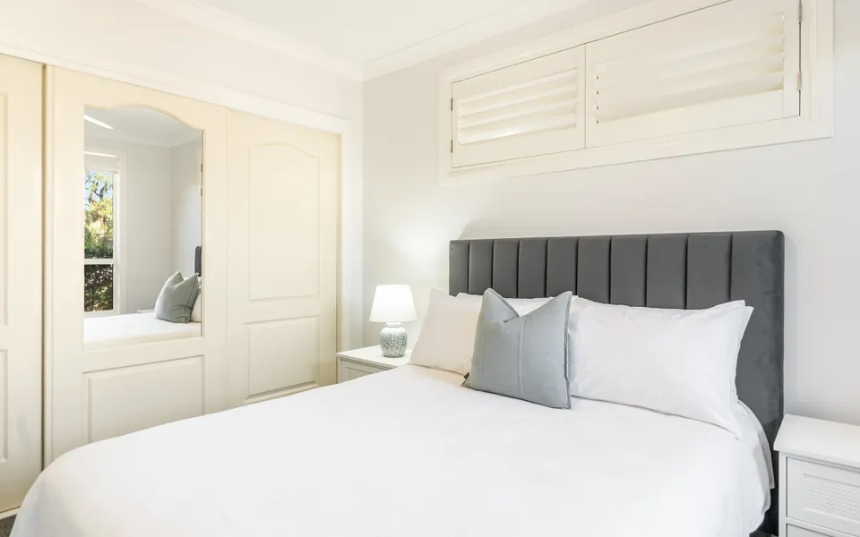 DOLPHIN VIEW | Elegant Waterfront Haven