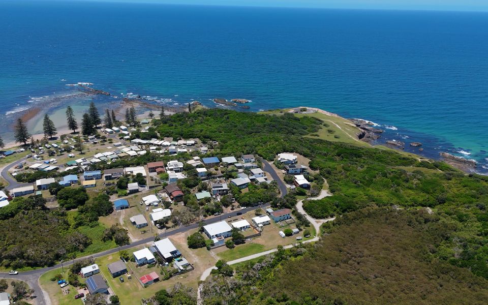 22 POINSETTIA CRESCENT, BROOMS HEAD