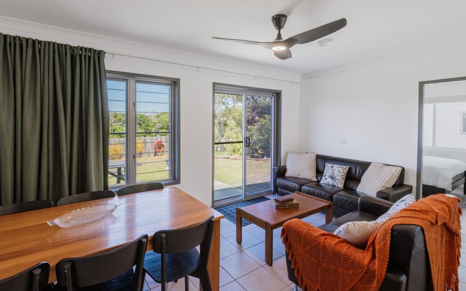 22 POINSETTIA CRESCENT, BROOMS HEAD