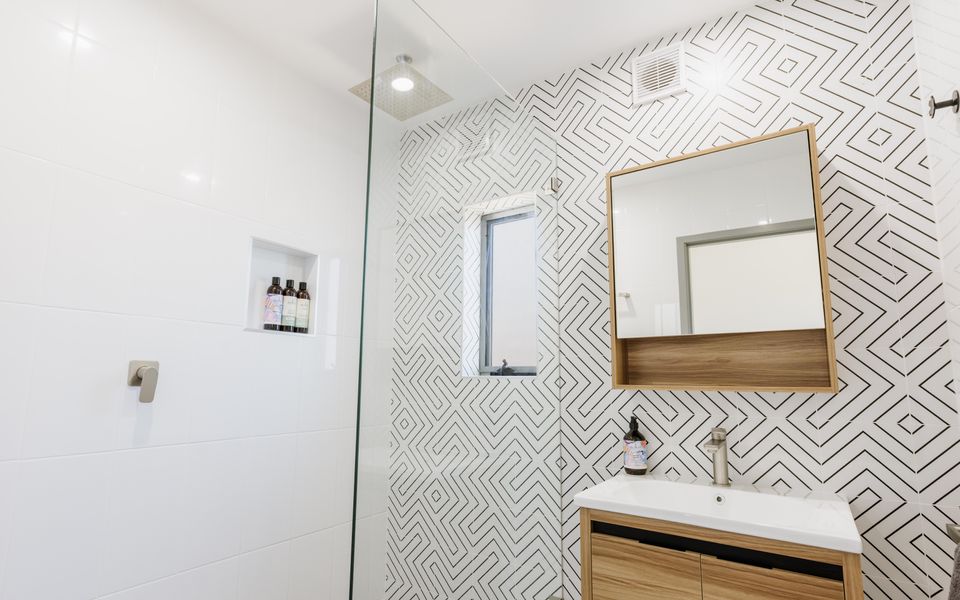 22 POINSETTIA CRESCENT, BROOMS HEAD