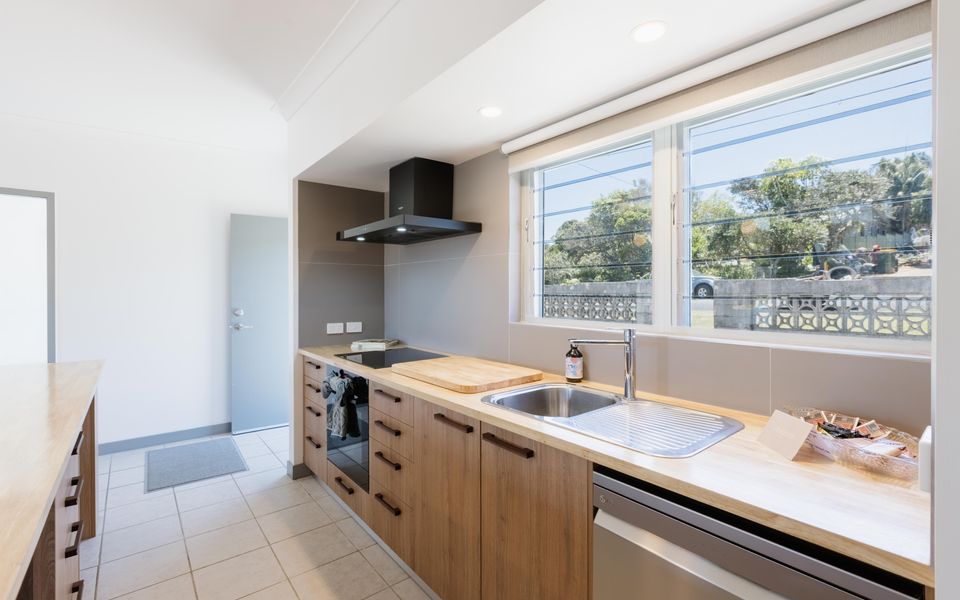 22 POINSETTIA CRESCENT, BROOMS HEAD