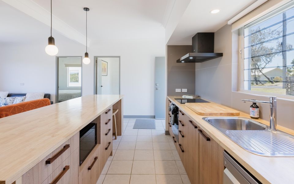 22 POINSETTIA CRESCENT, BROOMS HEAD